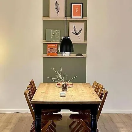 Pia's Apartment